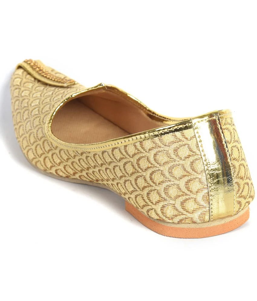 Ajanta Men’s Gold Pointed Toe Ethnic Mojaris - Image 6